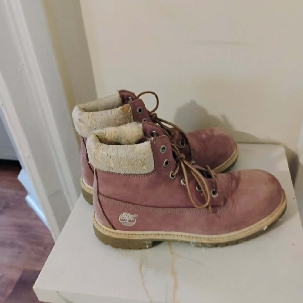 Kids Timberland boots/pink
